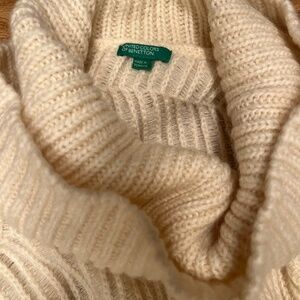 Turtle neck sweater 3/4 sleeve